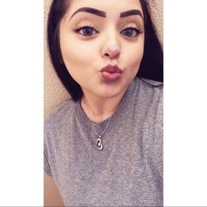 Meet your Posher, Elena